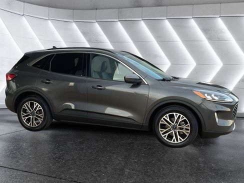 Used 2020 Ford Escape SEL image 5