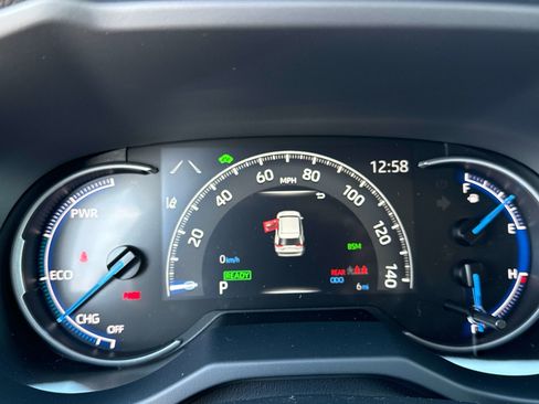 New 2025 Toyota RAV4 XLE image 25