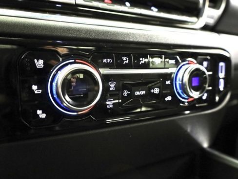 Used 2023 GMC Sierra 1500 SLT w/ SLT Premium Package image 21