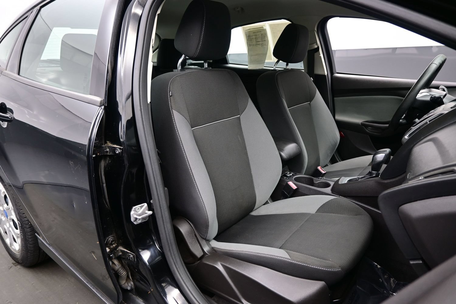 Used 2012 Ford Focus SE FWD image 13