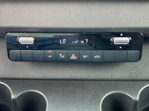 Used 2025 Mercedes-Benz Sprinter 2500 image 19