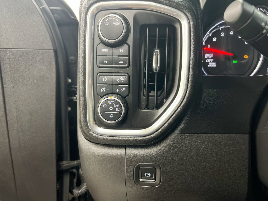 Used 2020 Chevrolet Silverado 1500 LT Trail Boss AWD/4WD image 17