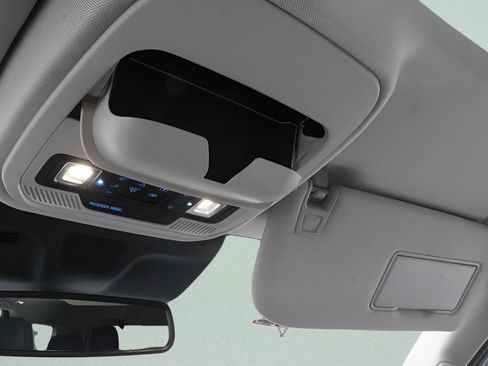 Used 2025 Ford Expedition Active image 19