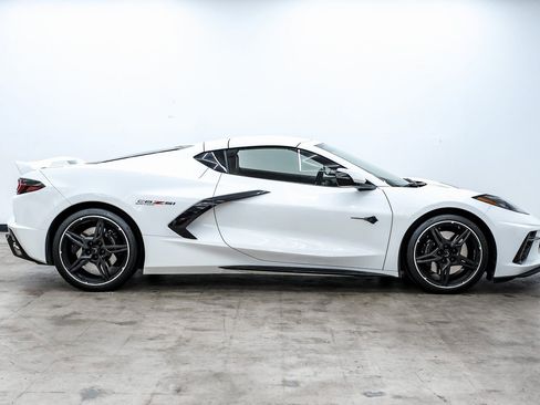 Used 2021 Chevrolet Corvette Stingray Preferred Cpe w/ Z51 Performance Package image 4