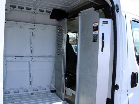 Used 2023 RAM ProMaster 2500 w/ Convenience Group FWD image 11