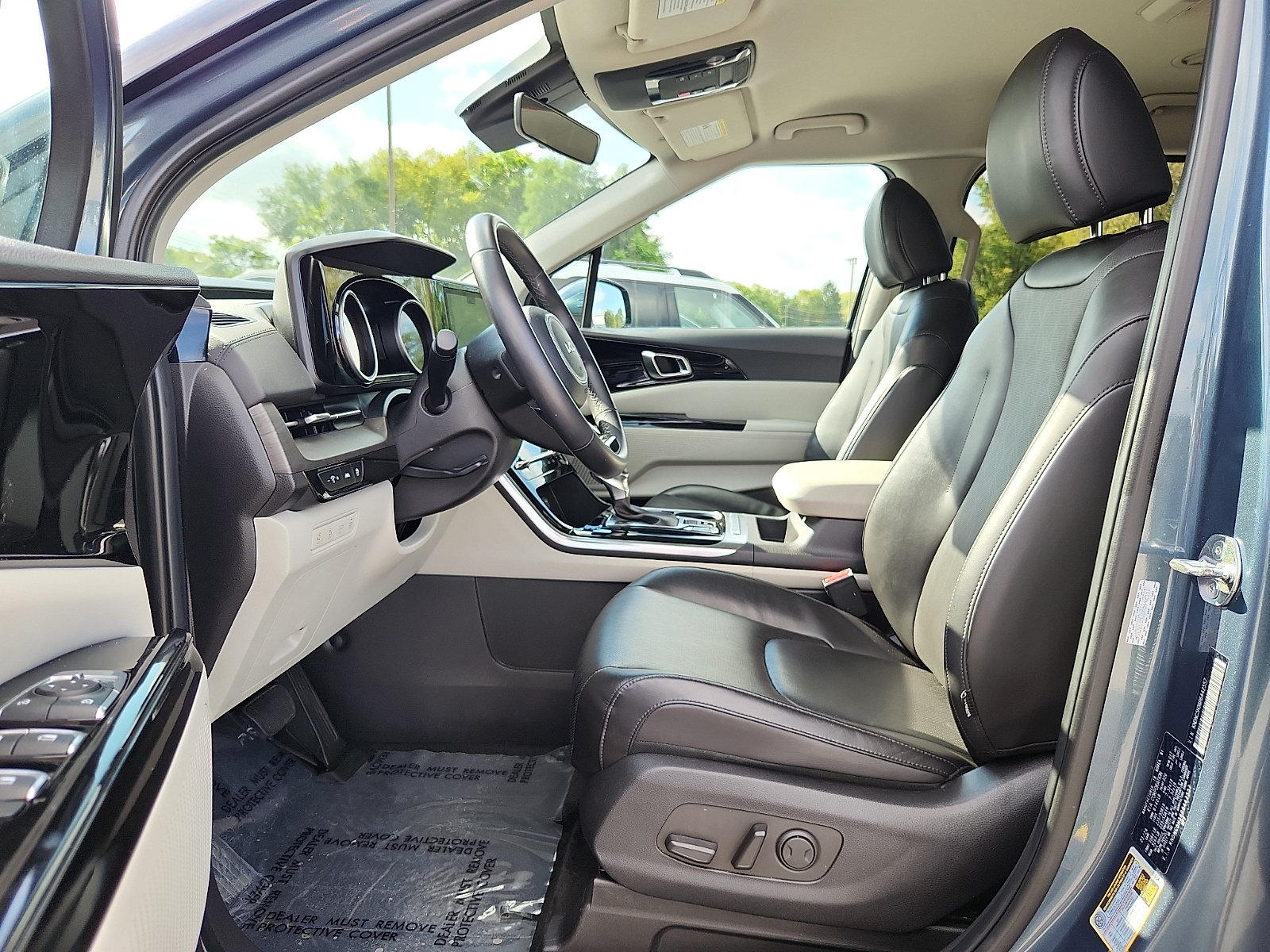 Certified 2024 Kia Carnival EX FWD image 14