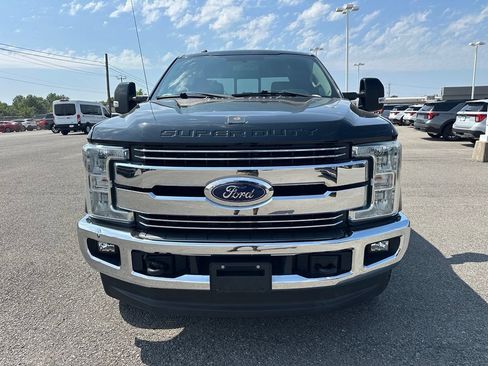 Used 2017 Ford F250 Lariat w/ Lariat Value Package AWD/4WD image 2