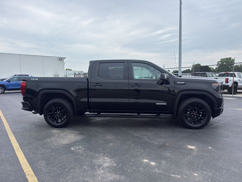 Used 2024 GMC Sierra 1500 Elevation w/ Elevation Premium Package AWD/4WD image 4