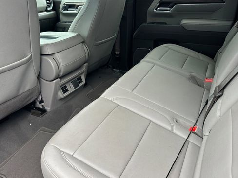 Certified 2025 GMC Sierra 1500 SLT image 12