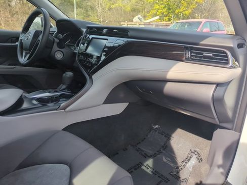 Used 2019 Toyota Camry LE image 25