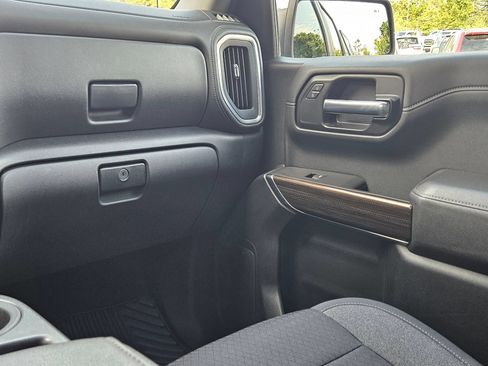 Used 2021 Chevrolet Silverado 1500 LT w/ Safety Package II AWD/4WD image 11