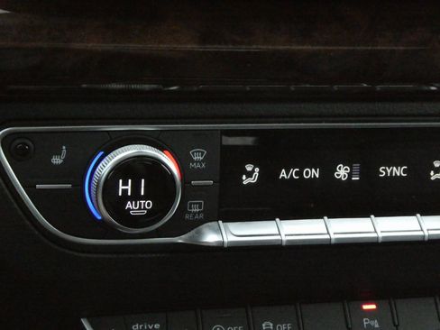 Used 2018 Audi Q5 2.0T Premium Plus w/ Premium Plus Package image 16