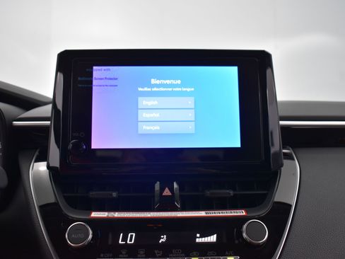 Used 2025 Toyota Corolla LE image 16