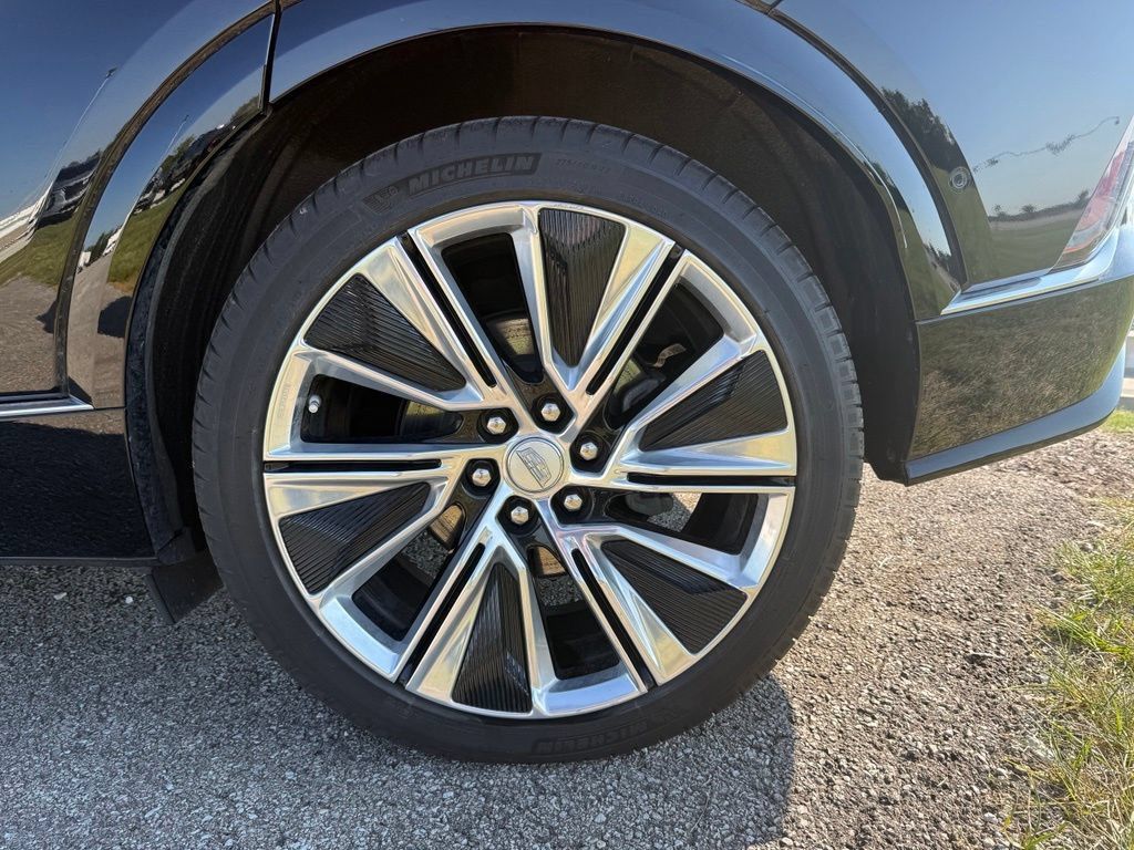 Certified 2024 Cadillac Lyriq Luxury AWD/4WD image 15