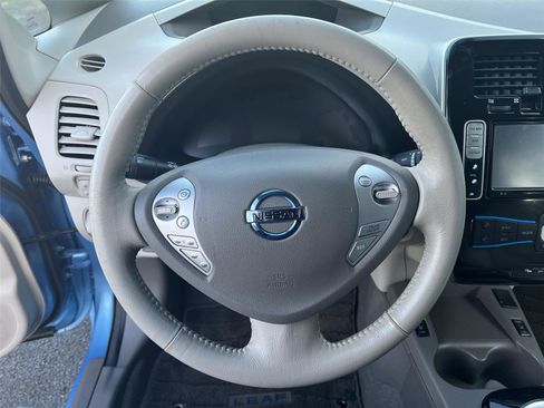 Used 2014 Nissan Leaf SV w/ LED & Quick Charge Package image 13