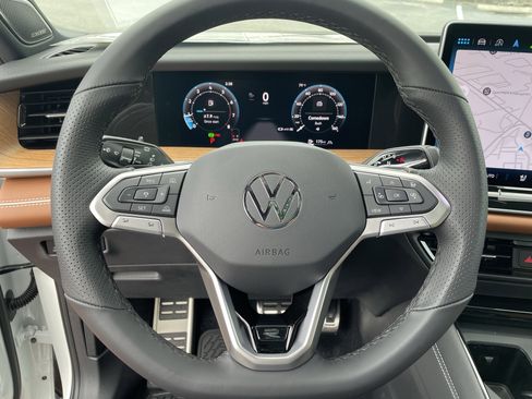 New 2026 Volkswagen Tiguan SEL R-Line AWD/4WD image 18