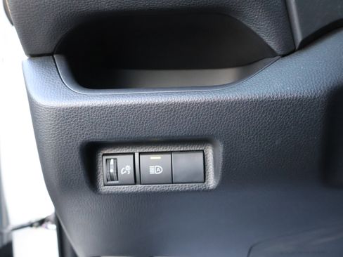 Used 2019 Toyota RAV4 XLE w/ Carpet Mat Package image 36