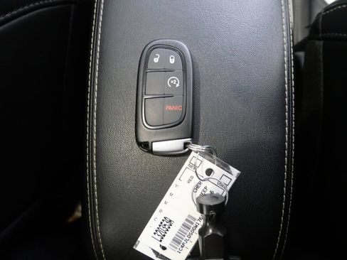 Used 2016 Jeep Cherokee Limited FWD image 30