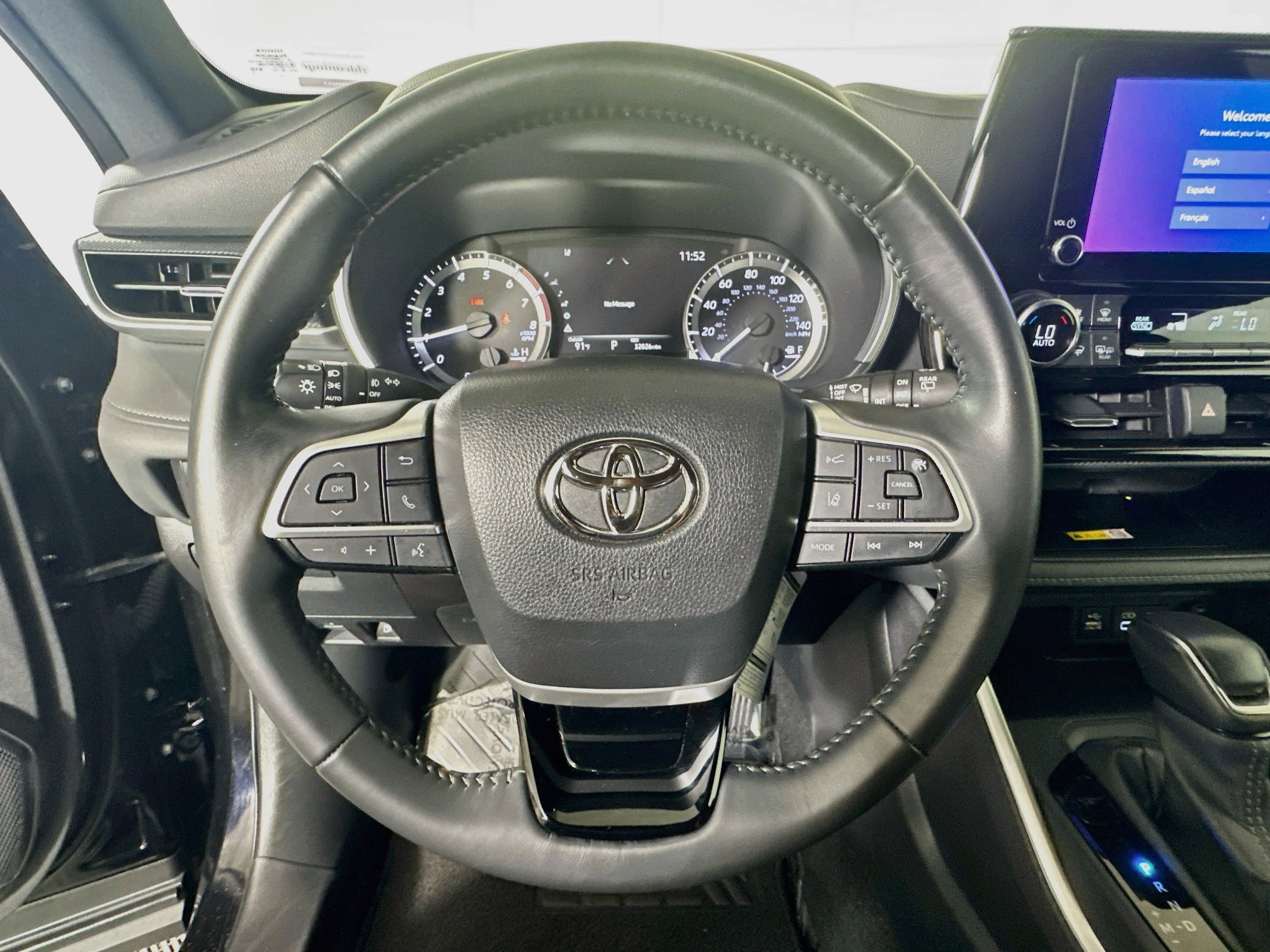 Used 2024 Toyota Highlander XSE FWD image 15