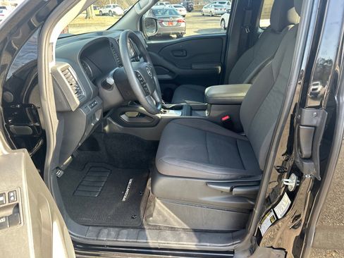 Used 2022 Nissan Frontier S w/ Technology Package image 9