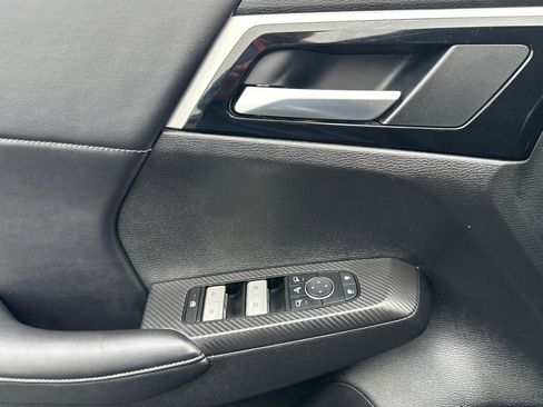 Used 2024 Mitsubishi Outlander SE image 12