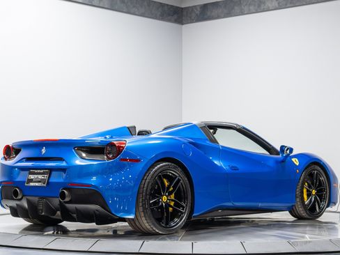 Used 2016 Ferrari 488 Spider image 18