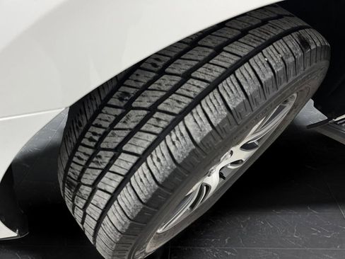 Used 2024 Ford Expedition XLT image 41