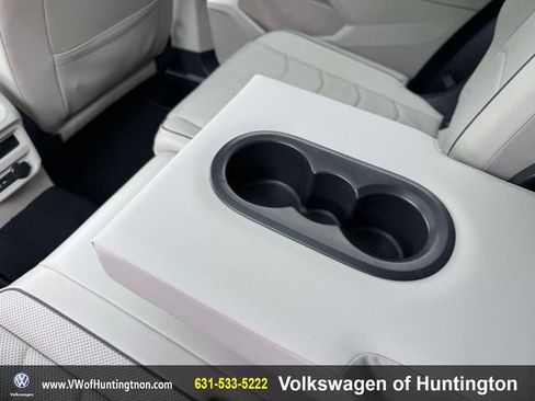 Used 2023 Volkswagen Tiguan SEL R-Line AWD/4WD image 13