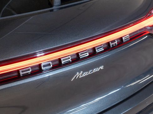 Certified 2026 Porsche Macan AWD/4WD image 12