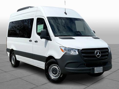 Used 2025 Mercedes-Benz Sprinter 2500 image 2