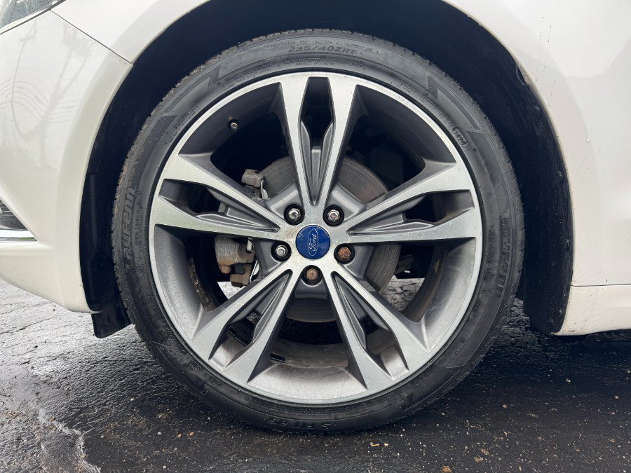 Used 2017 Ford Fusion Titanium AWD/4WD image 13