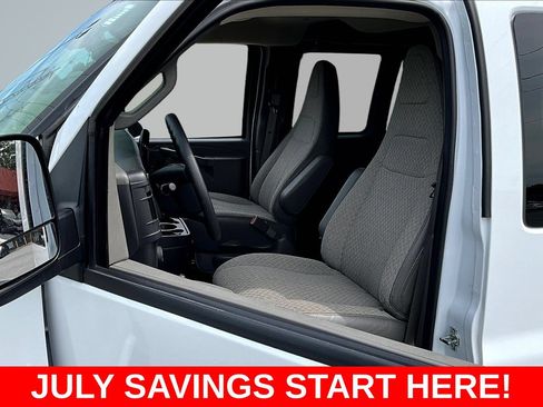 Used 2025 GMC Savana 3500 LT w/ LT Preferred Equipment Group RWD image 17