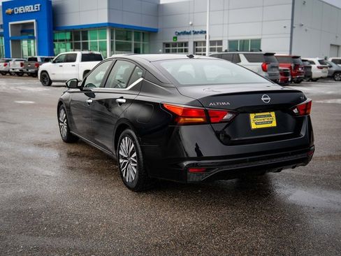 Used 2024 Nissan Altima 2.5 SV image 8