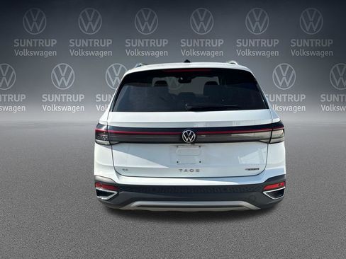 Used 2025 Volkswagen Taos SE AWD/4WD image 35