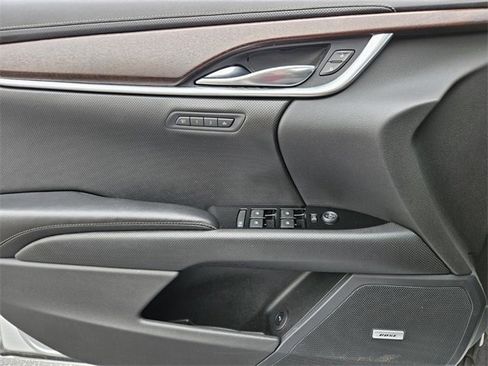 Used 2019 Cadillac XTS Luxury image 30