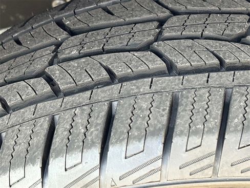 Used 2023 Jeep Gladiator Overland image 12