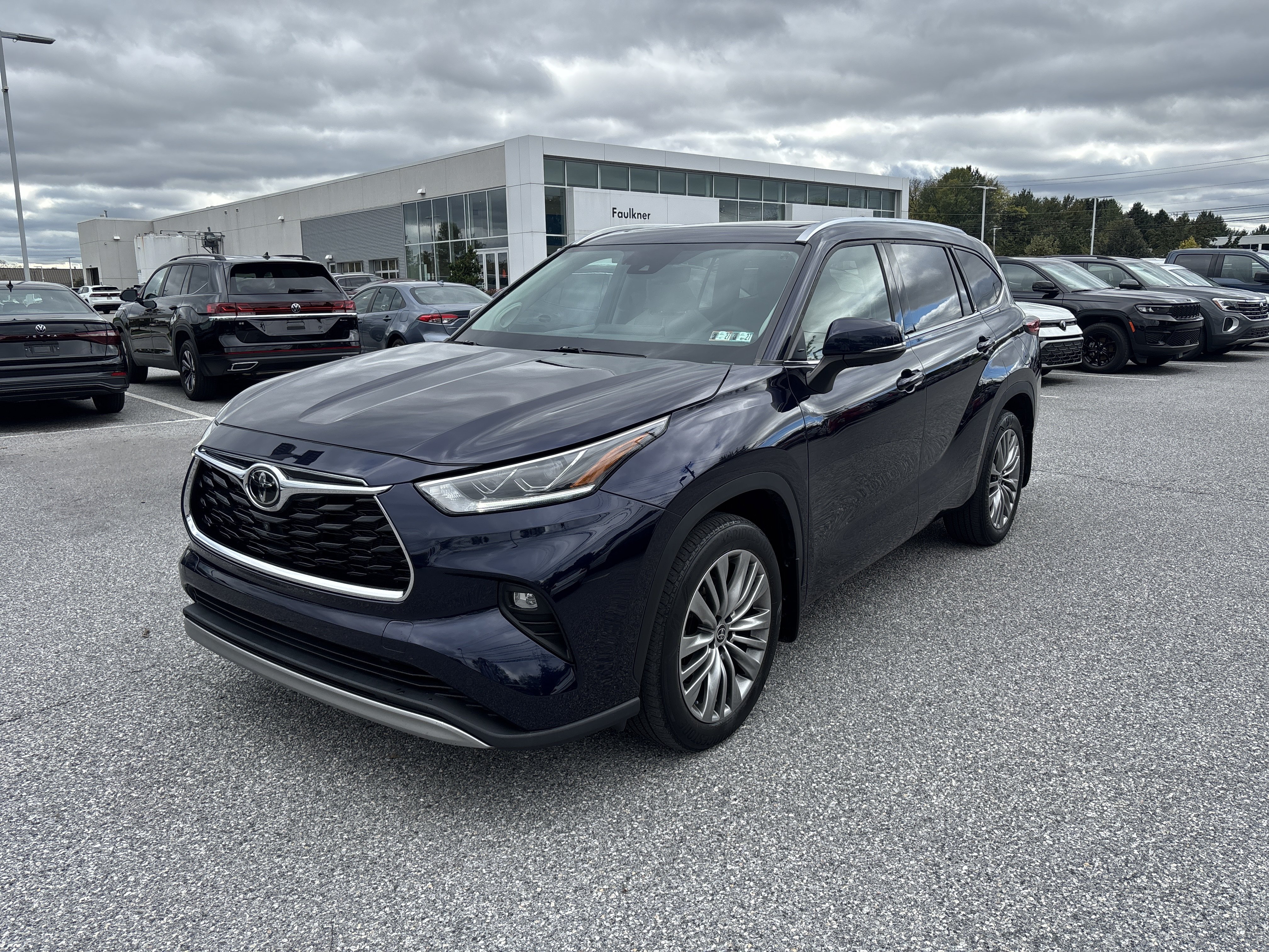 Used 2021 Toyota Highlander Platinum AWD/4WD image 21