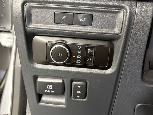 Used 2023 Ford Expedition Limited AWD/4WD image 23