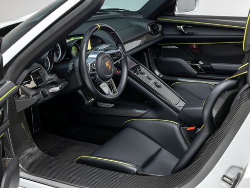 Used 2015 Porsche 918 Spyder AWD/4WD image 6