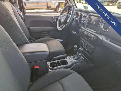 Used 2023 Jeep Gladiator Overland w/ Trailer Tow Package AWD/4WD image 15