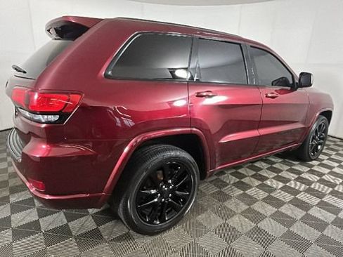 Used 2020 Jeep Grand Cherokee Altitude AWD/4WD image 2