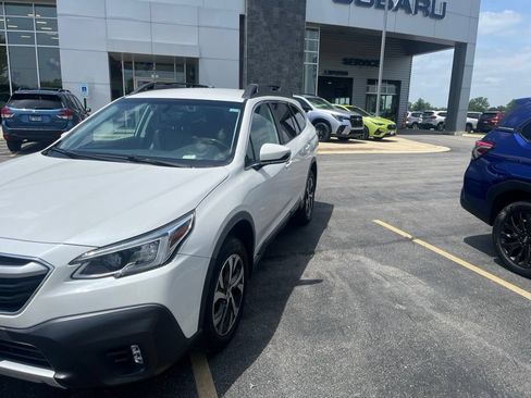 Used 2020 Subaru Outback Limited w/ Popular Package #2 AWD/4WD image 3