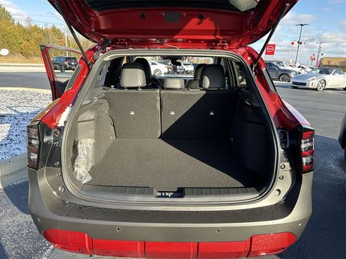 New 2025 Nissan Kicks SR image 28