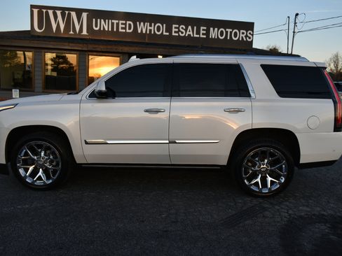 Used 2018 Cadillac Escalade Platinum image 9