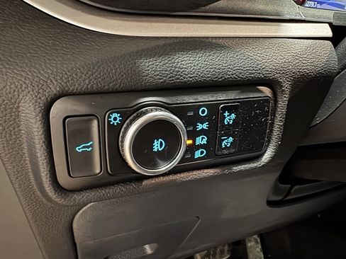 Used 2023 Ford Explorer XLT w/ Equipment Group 202A image 20