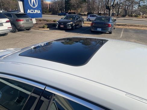 Used 2025 BMW 330i xDrive Sedan image 11