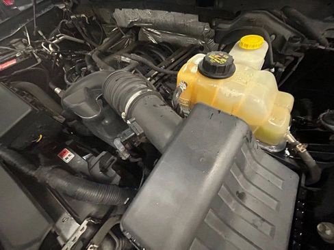 Used 2014 Ford F150 XLT AWD/4WD image 11
