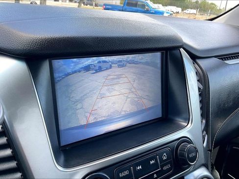 Used 2018 Chevrolet Suburban LT RWD image 13