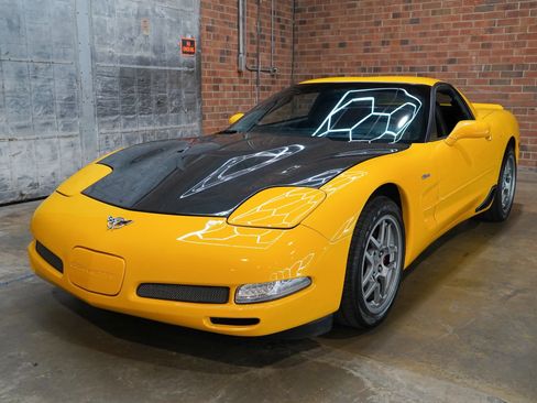Used 2003 Chevrolet Corvette Z06 w/ Memory Package, 3 Drivers RWD image 5