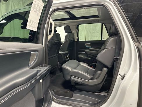 Used 2025 Ford Expedition Max Platinum AWD/4WD image 41